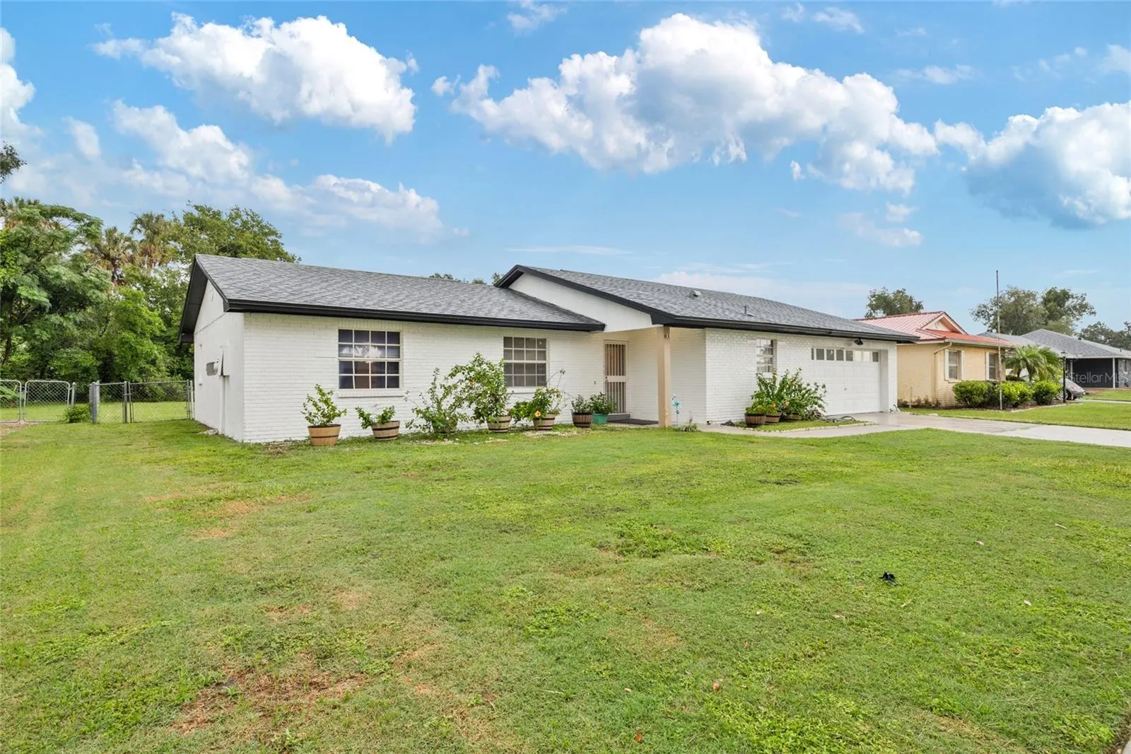 1005 SHANGRI LA DR