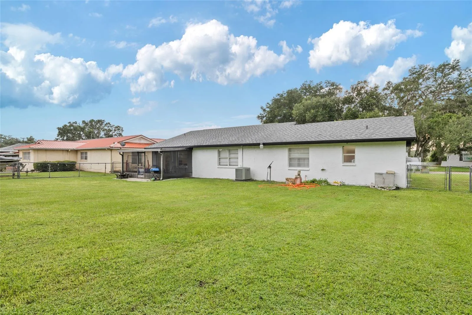 1005 SHANGRI LA DR
