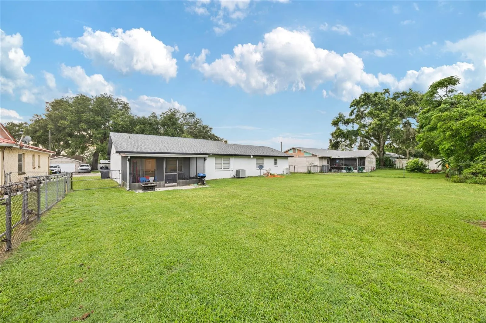 1005 SHANGRI LA DR
