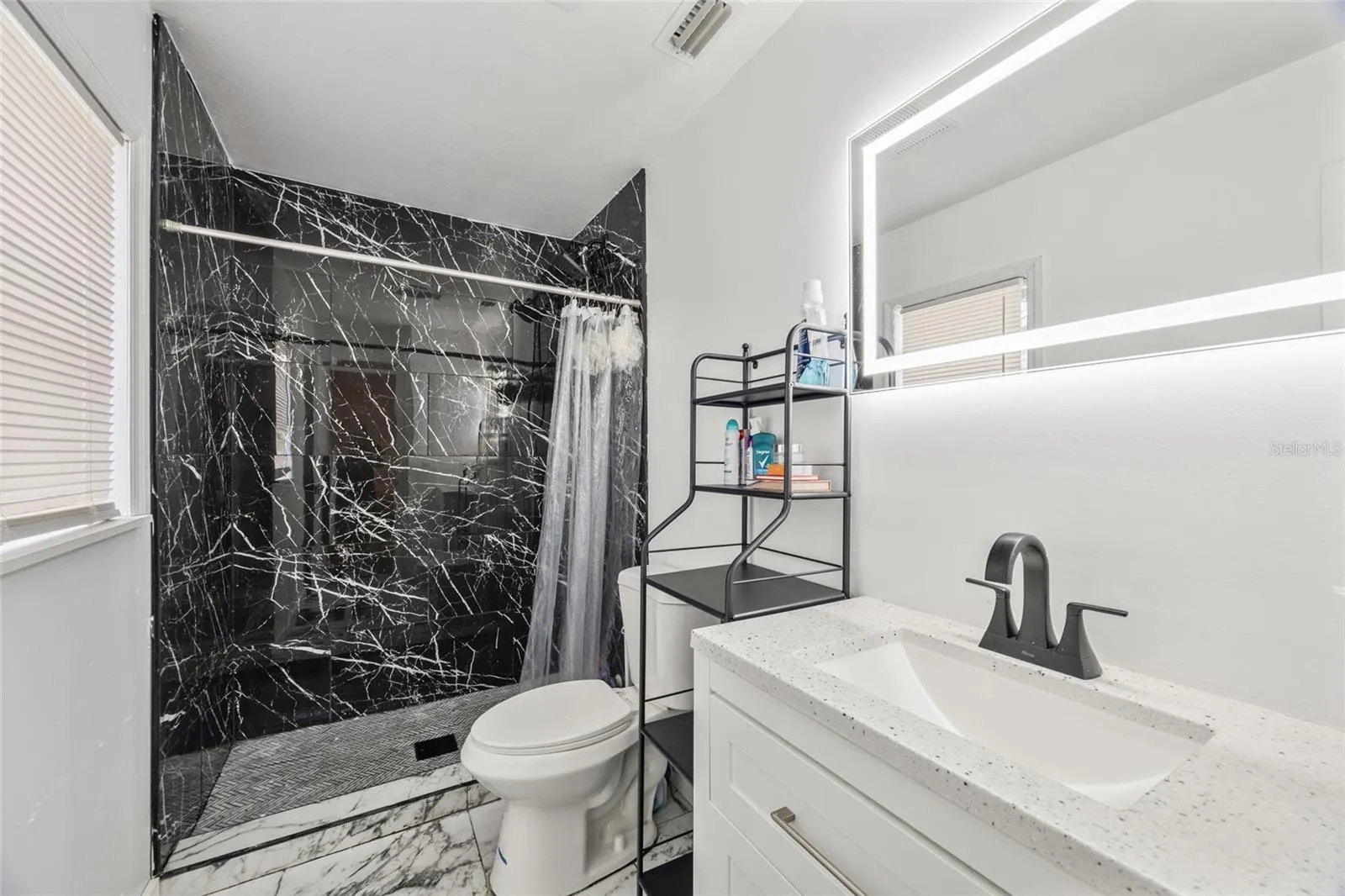 1005 SHANGRI LA DR
