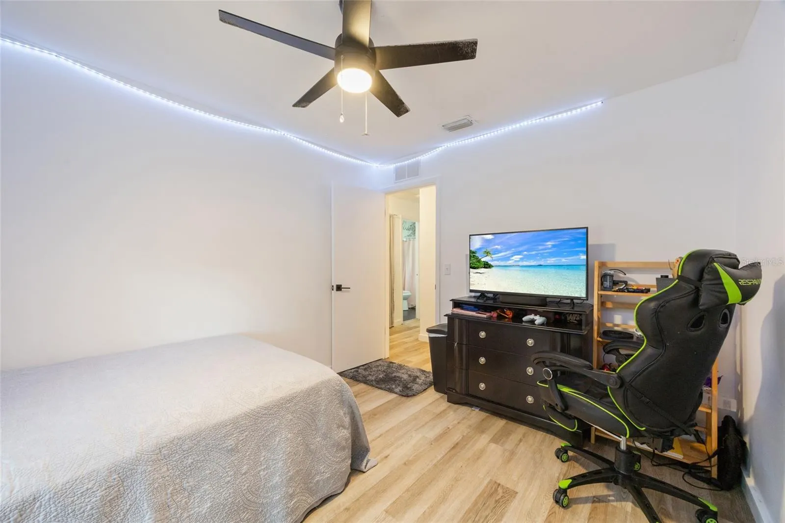 1005 SHANGRI LA DR