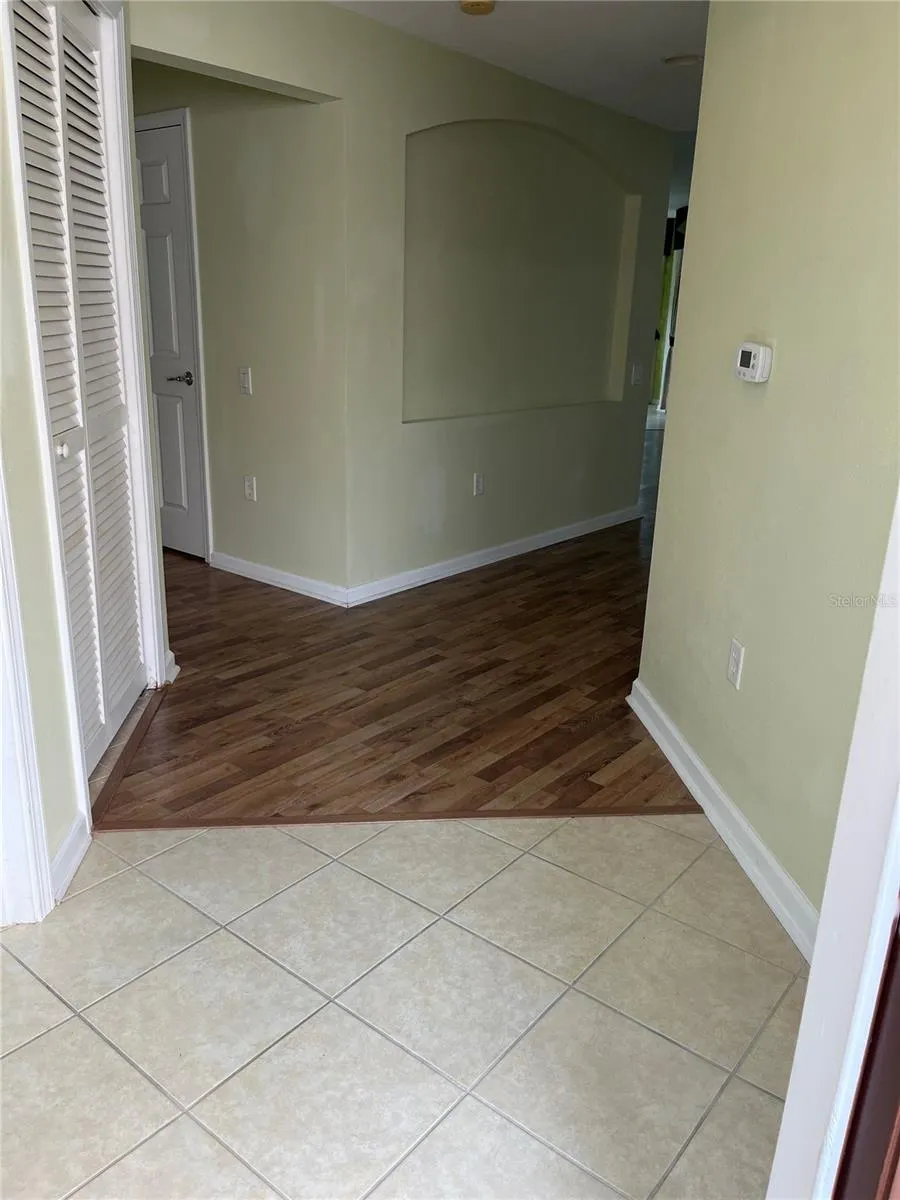2066 CARRIAGE LN