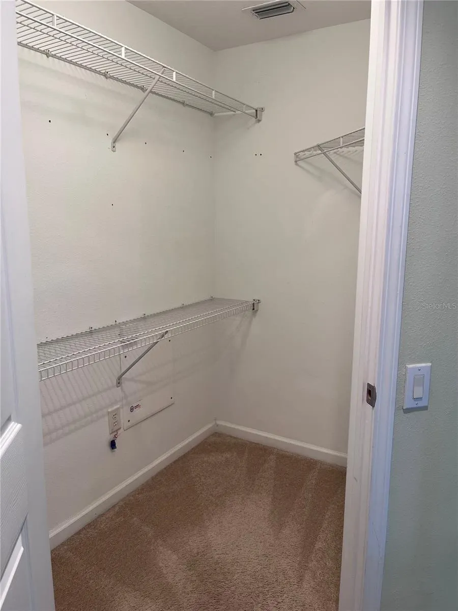 2066 CARRIAGE LN
