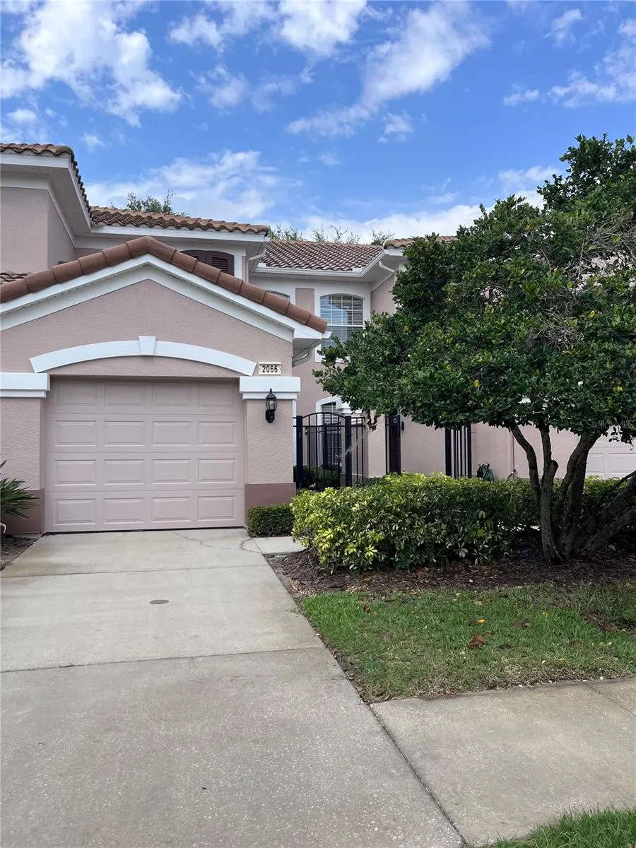 2066 CARRIAGE LN