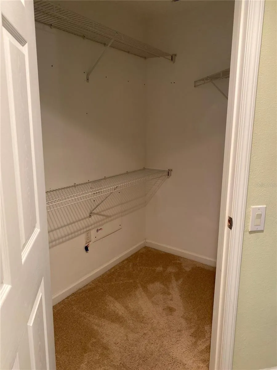 2066 CARRIAGE LN