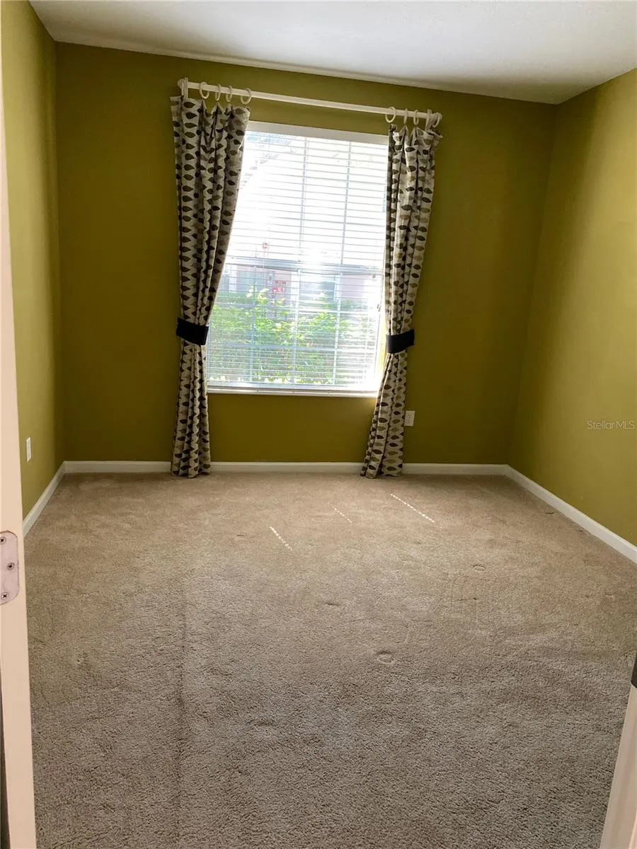 2066 CARRIAGE LN