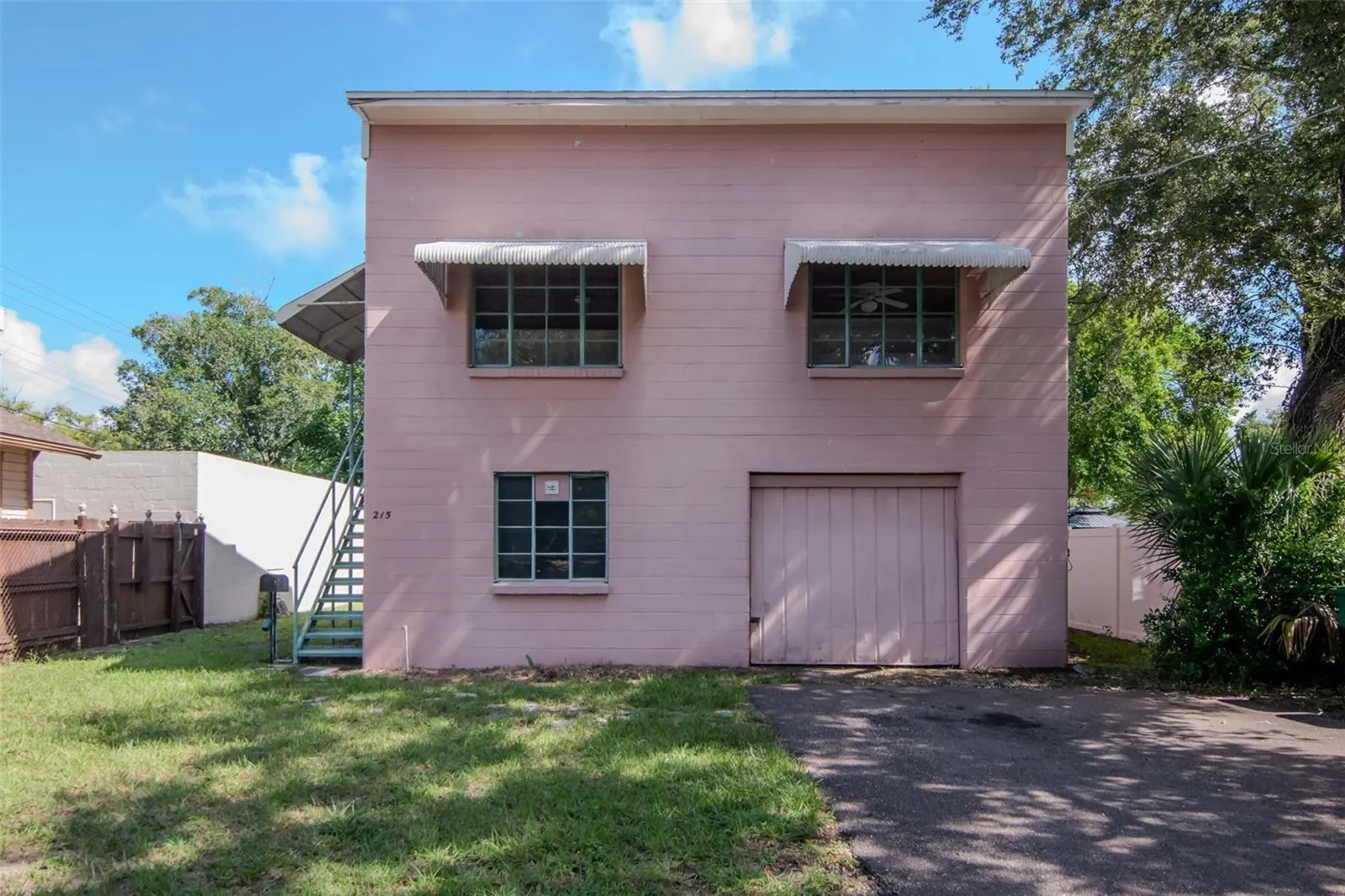 215 W VIOLET ST