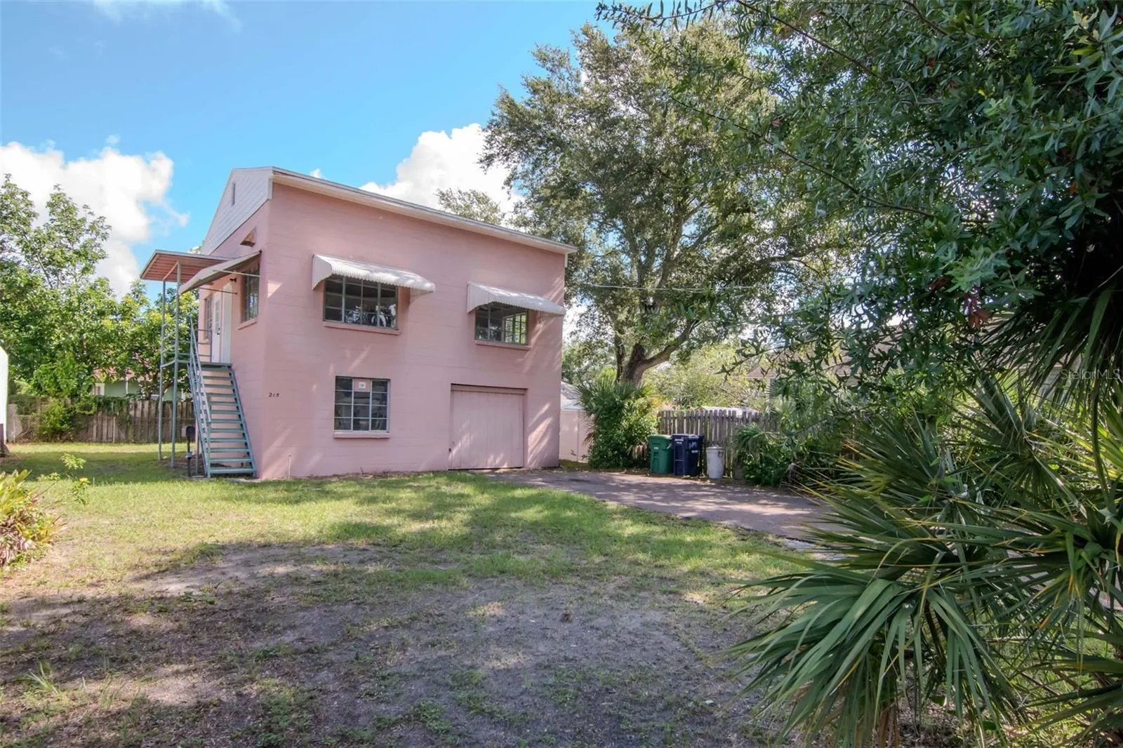 215 W VIOLET ST