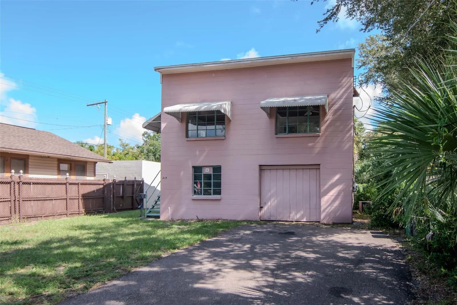 215 W VIOLET ST