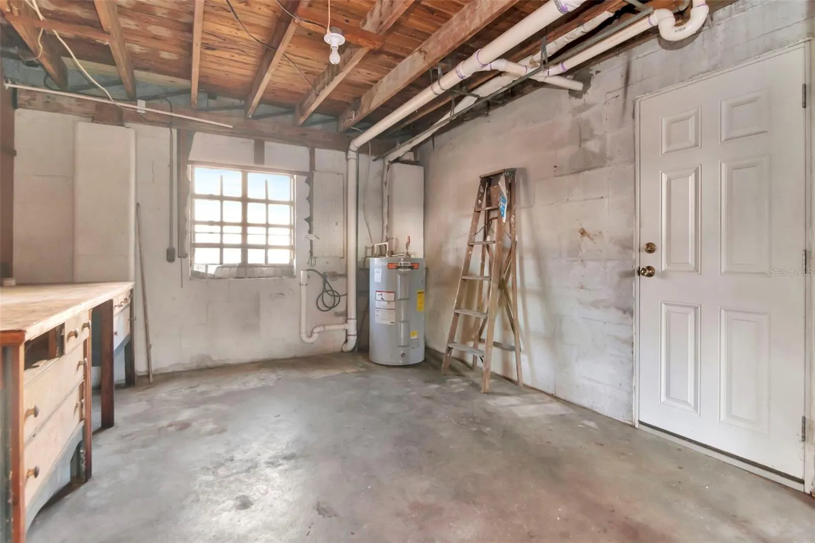 215 W VIOLET ST