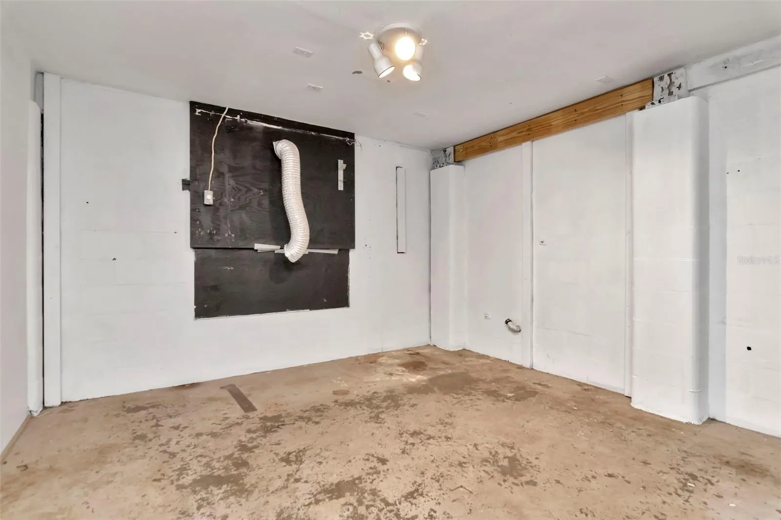 215 W VIOLET ST