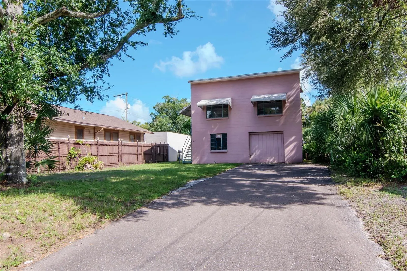 215 W VIOLET ST