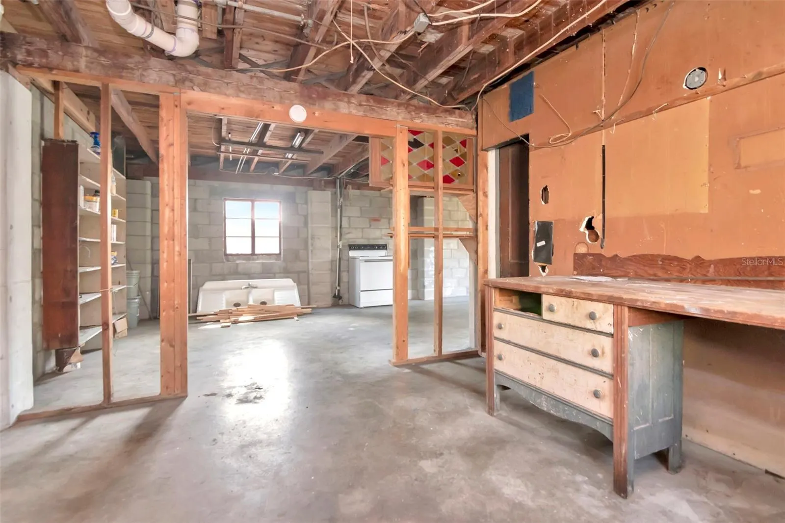 215 W VIOLET ST
