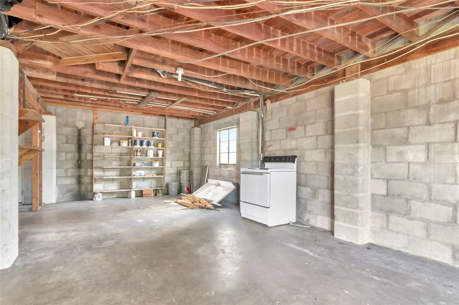 215 W VIOLET ST