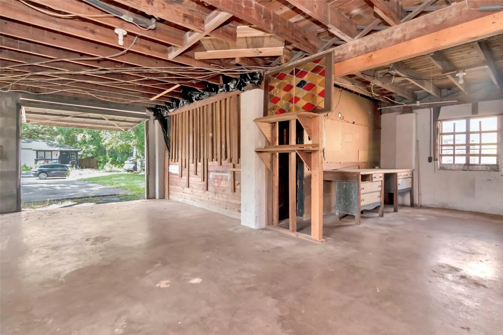 215 W VIOLET ST