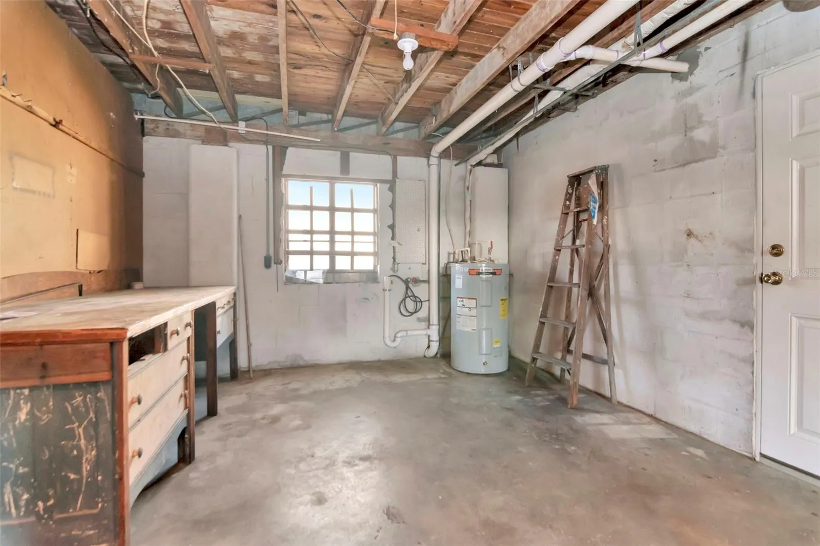 215 W VIOLET ST