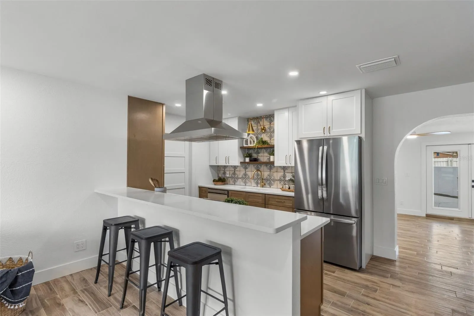 3621 SEAROBIN DR SE