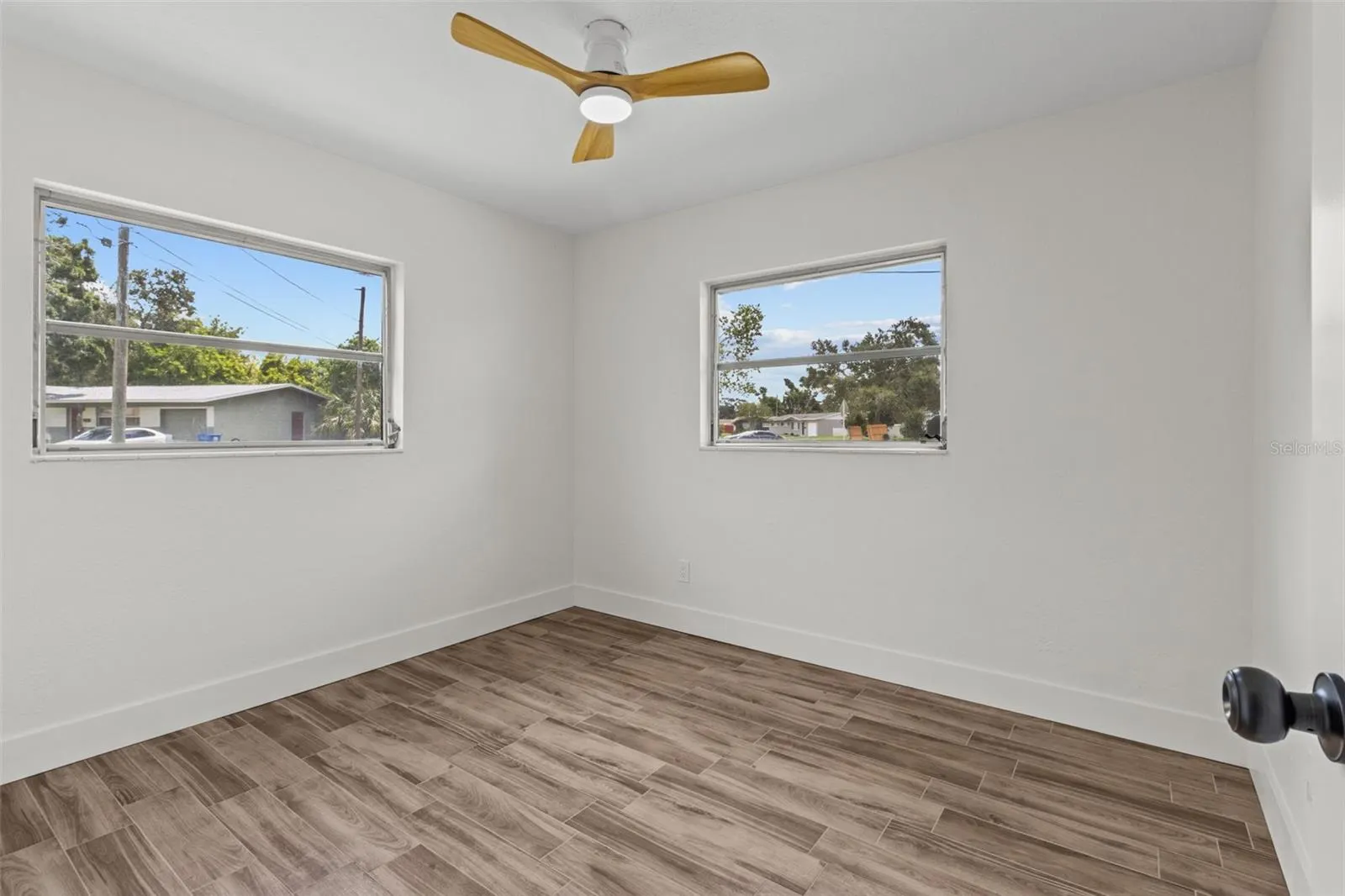 3621 SEAROBIN DR SE