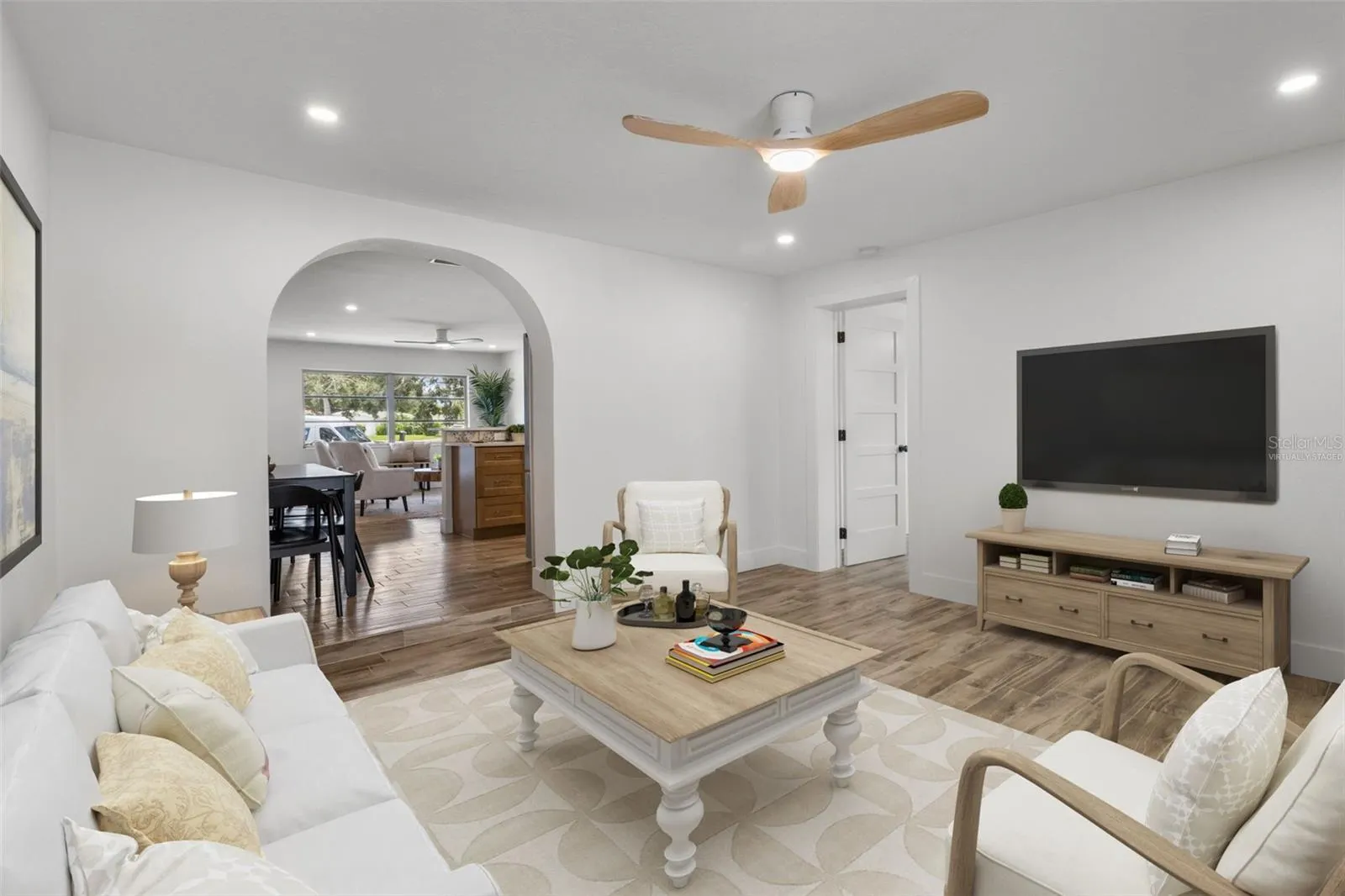 3621 SEAROBIN DR SE