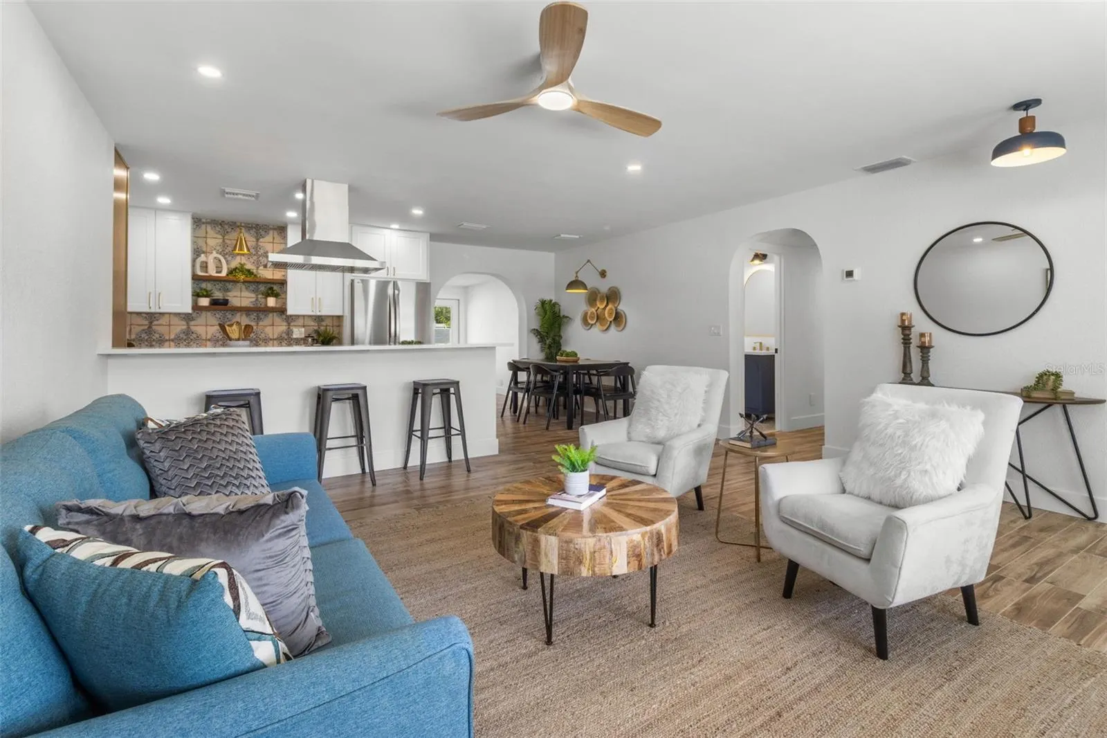 3621 SEAROBIN DR SE