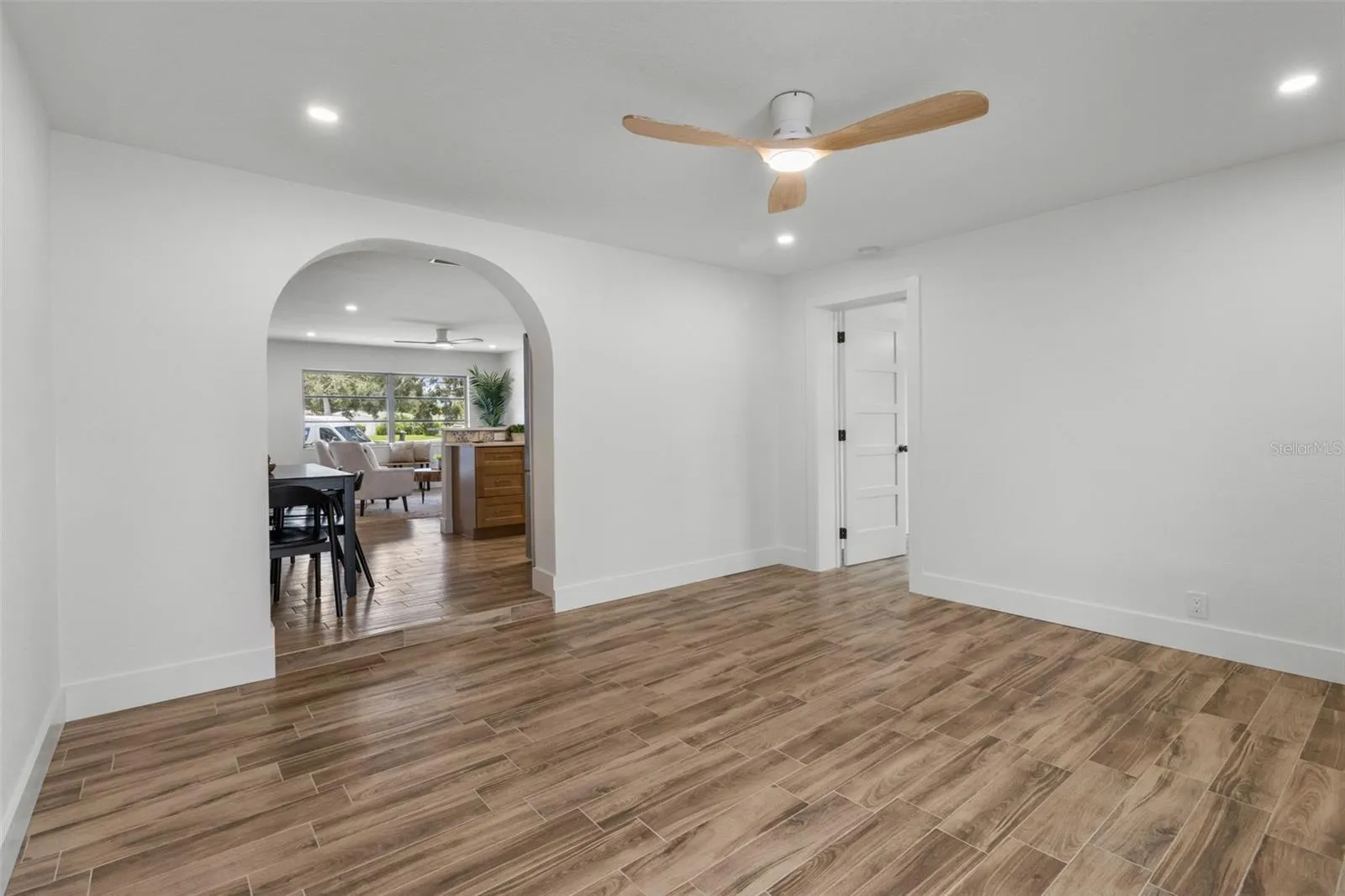 3621 SEAROBIN DR SE