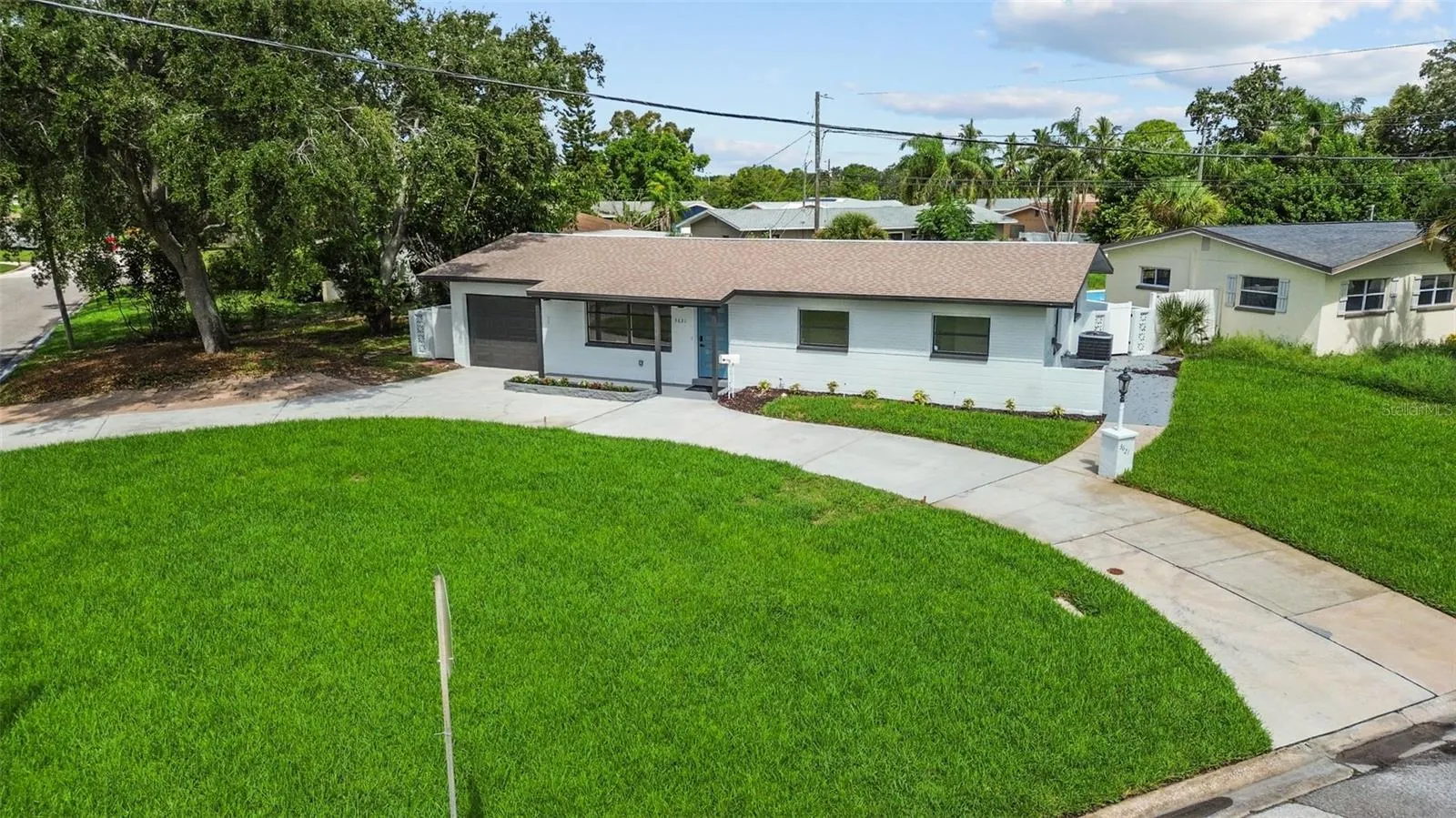 3621 SEAROBIN DR SE