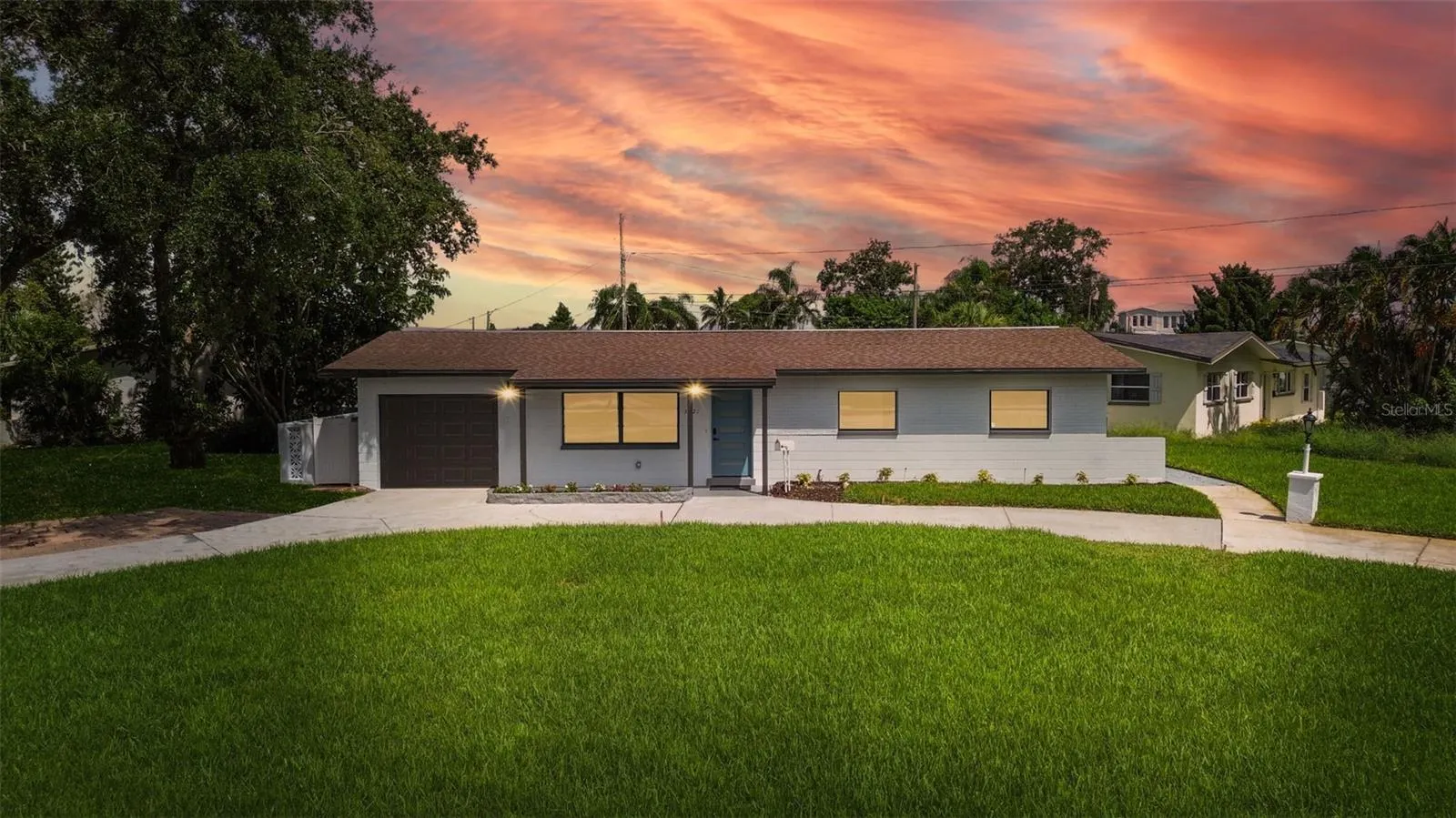 3621 SEAROBIN DR SE