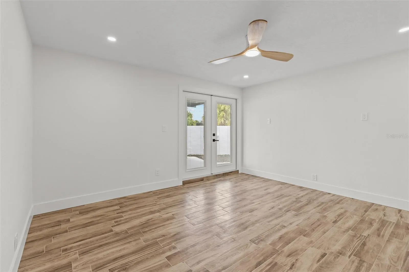 3621 SEAROBIN DR SE