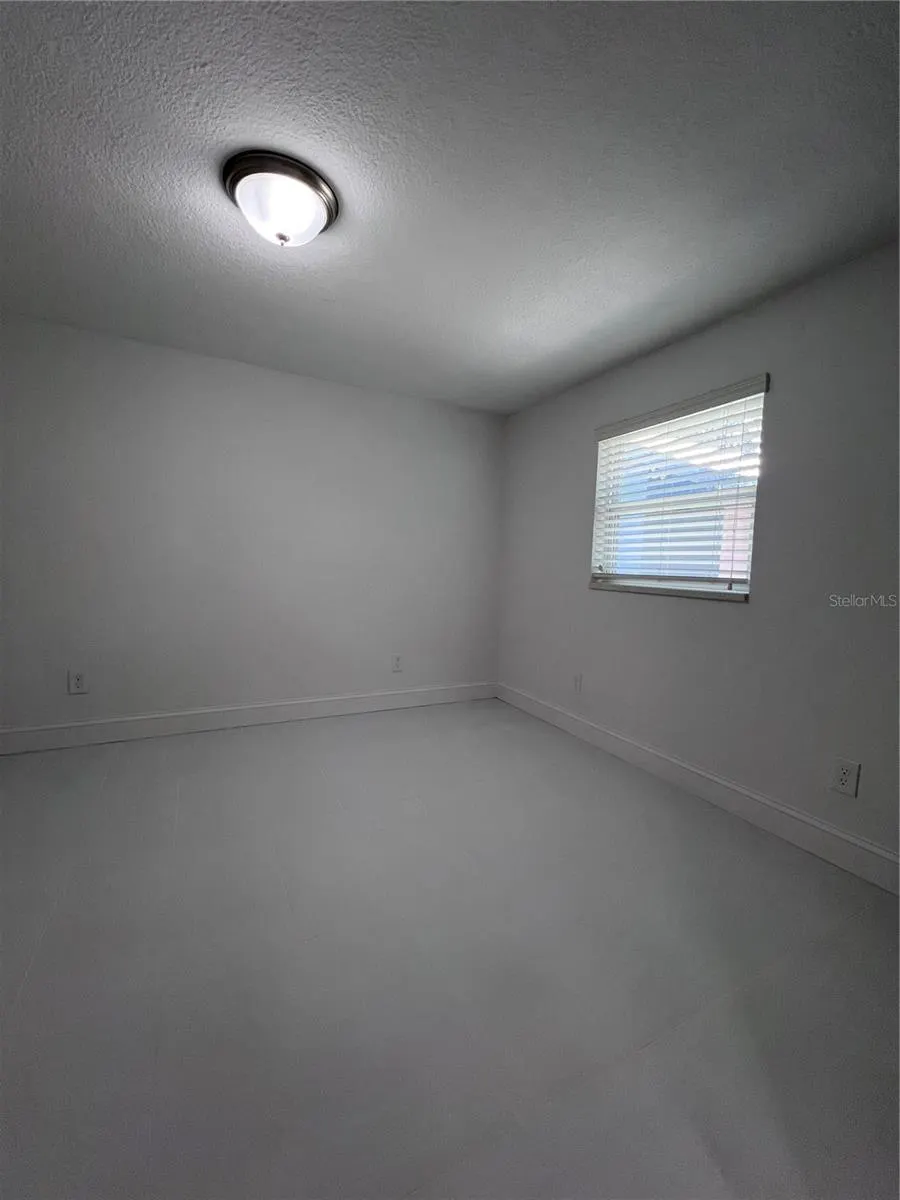 118 W SLIGH AVE