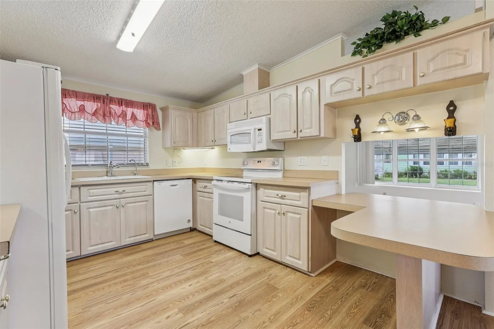 1804 QUAIL HILL DR