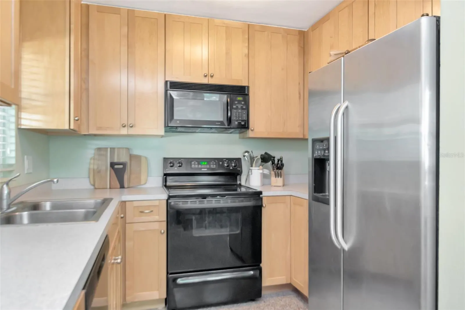 3323 W VILLA ROSA ST