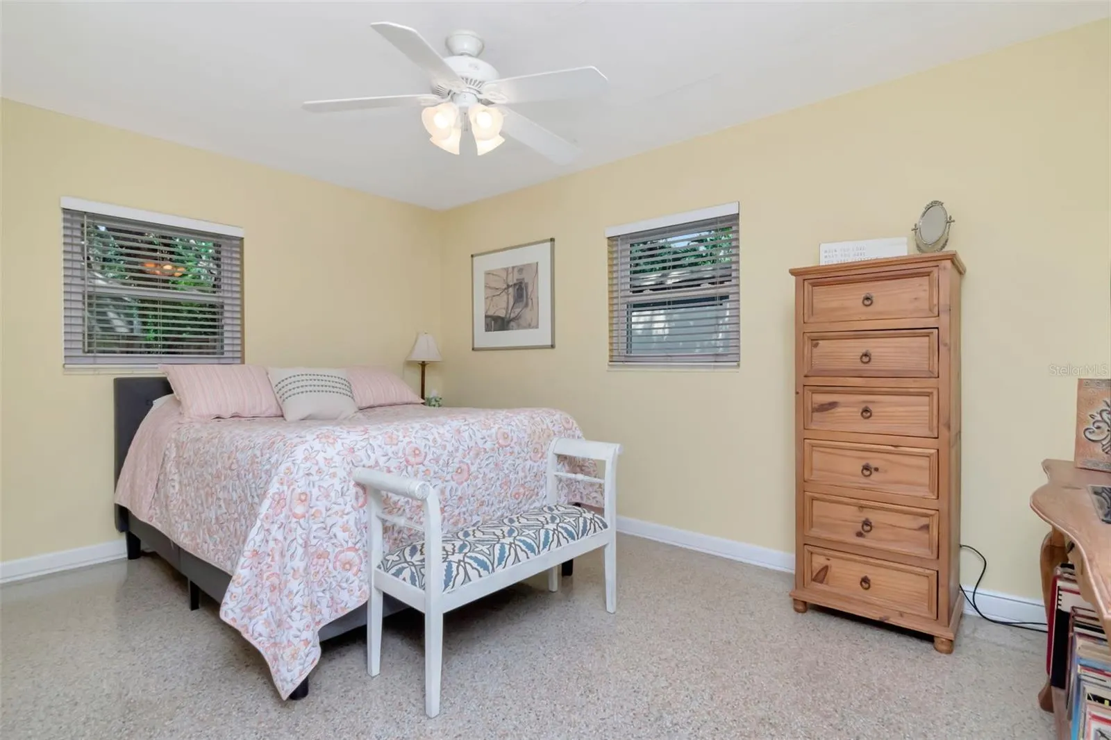3323 W VILLA ROSA ST