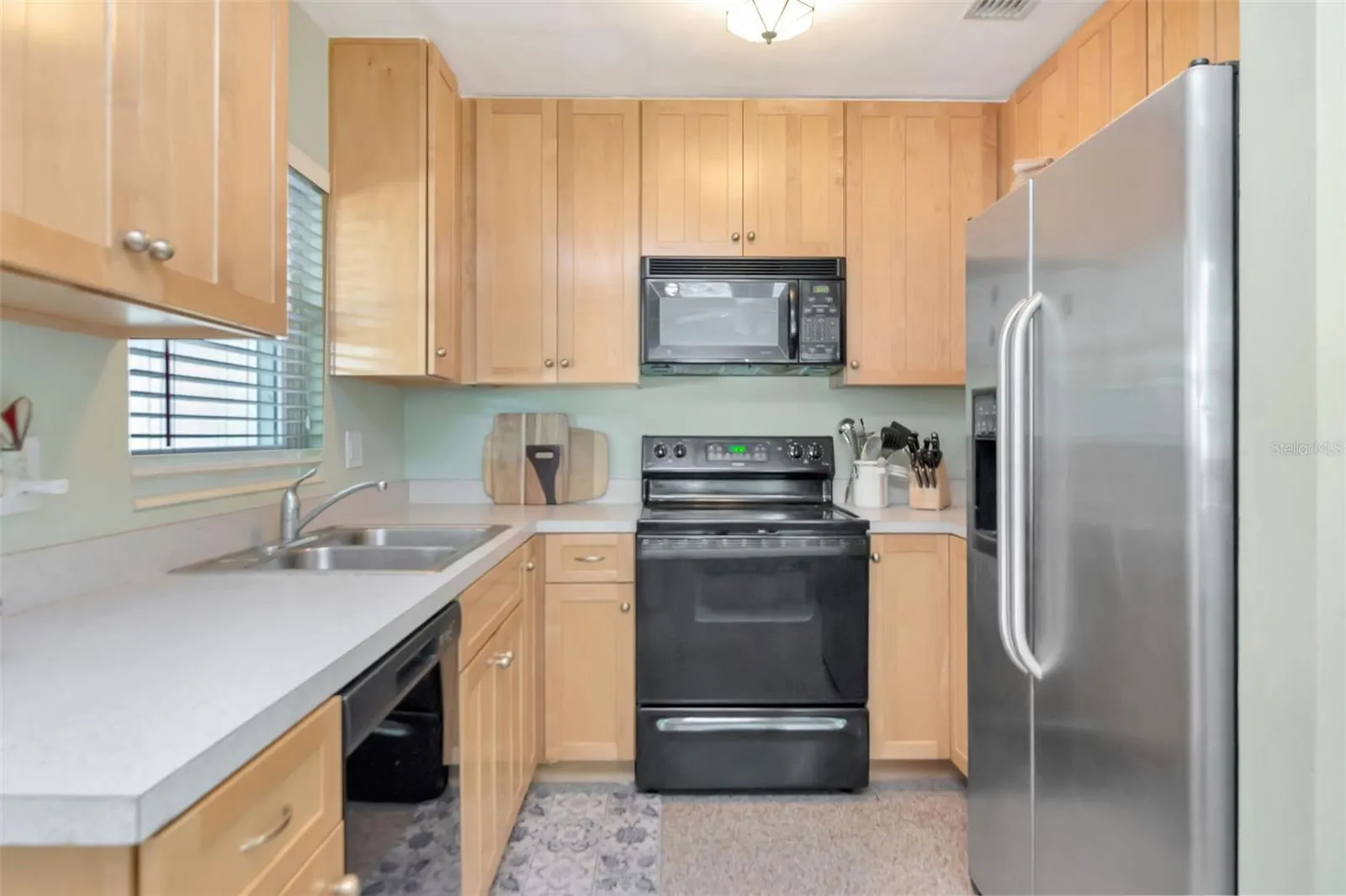 3323 W VILLA ROSA ST