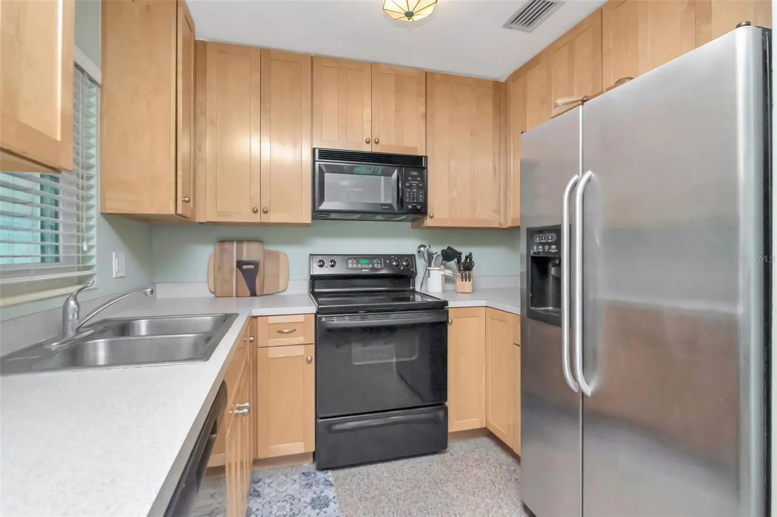 3323 W VILLA ROSA ST