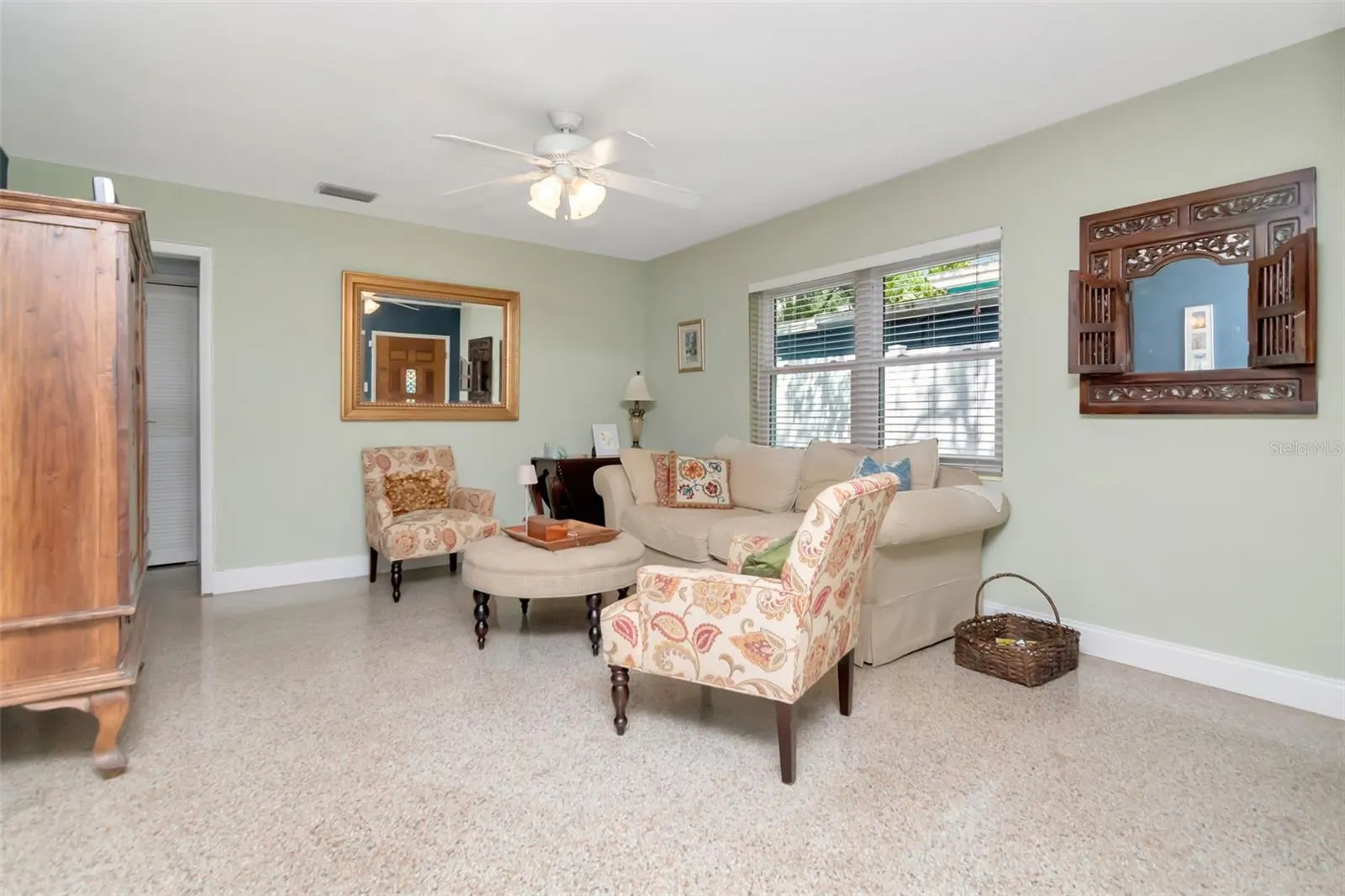 3323 W VILLA ROSA ST
