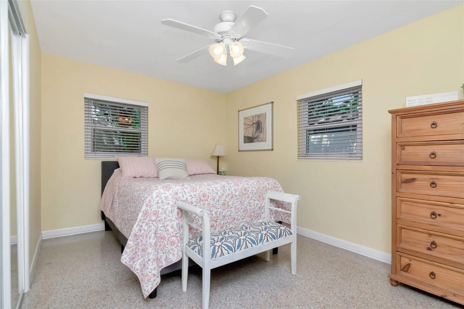 3323 W VILLA ROSA ST