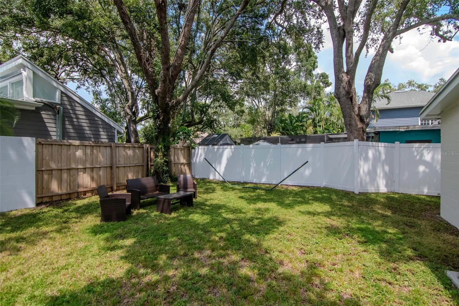 3323 W VILLA ROSA ST