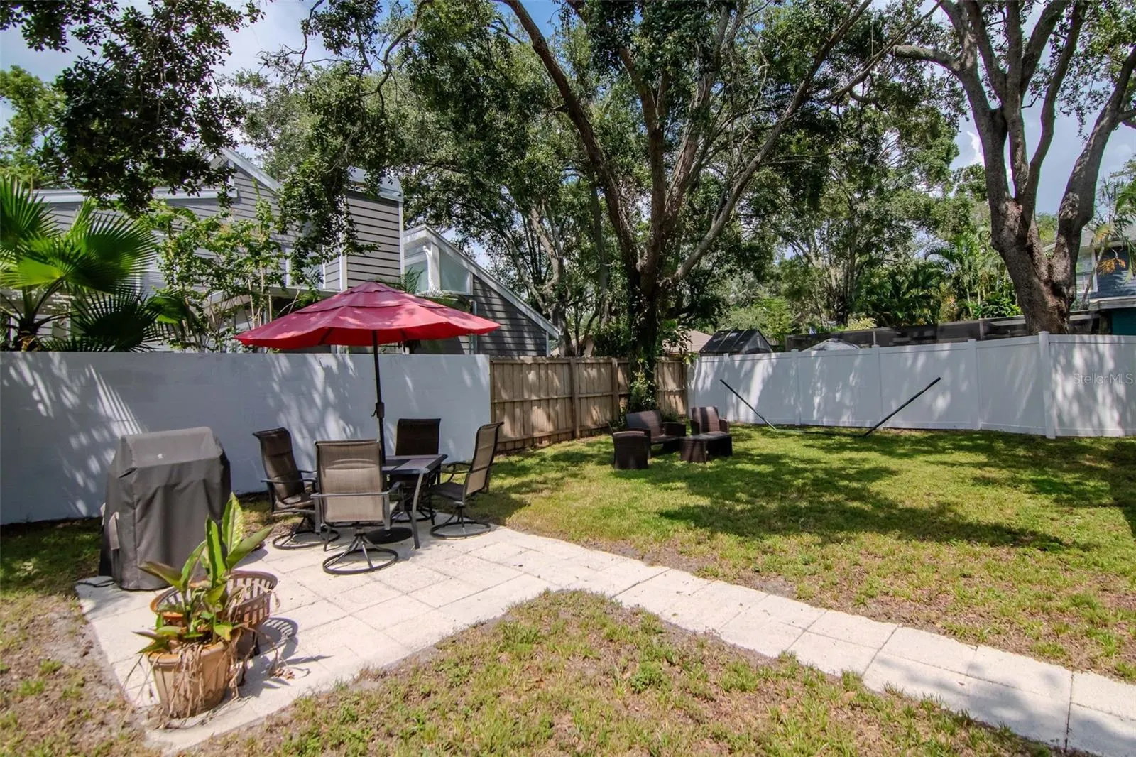 3323 W VILLA ROSA ST