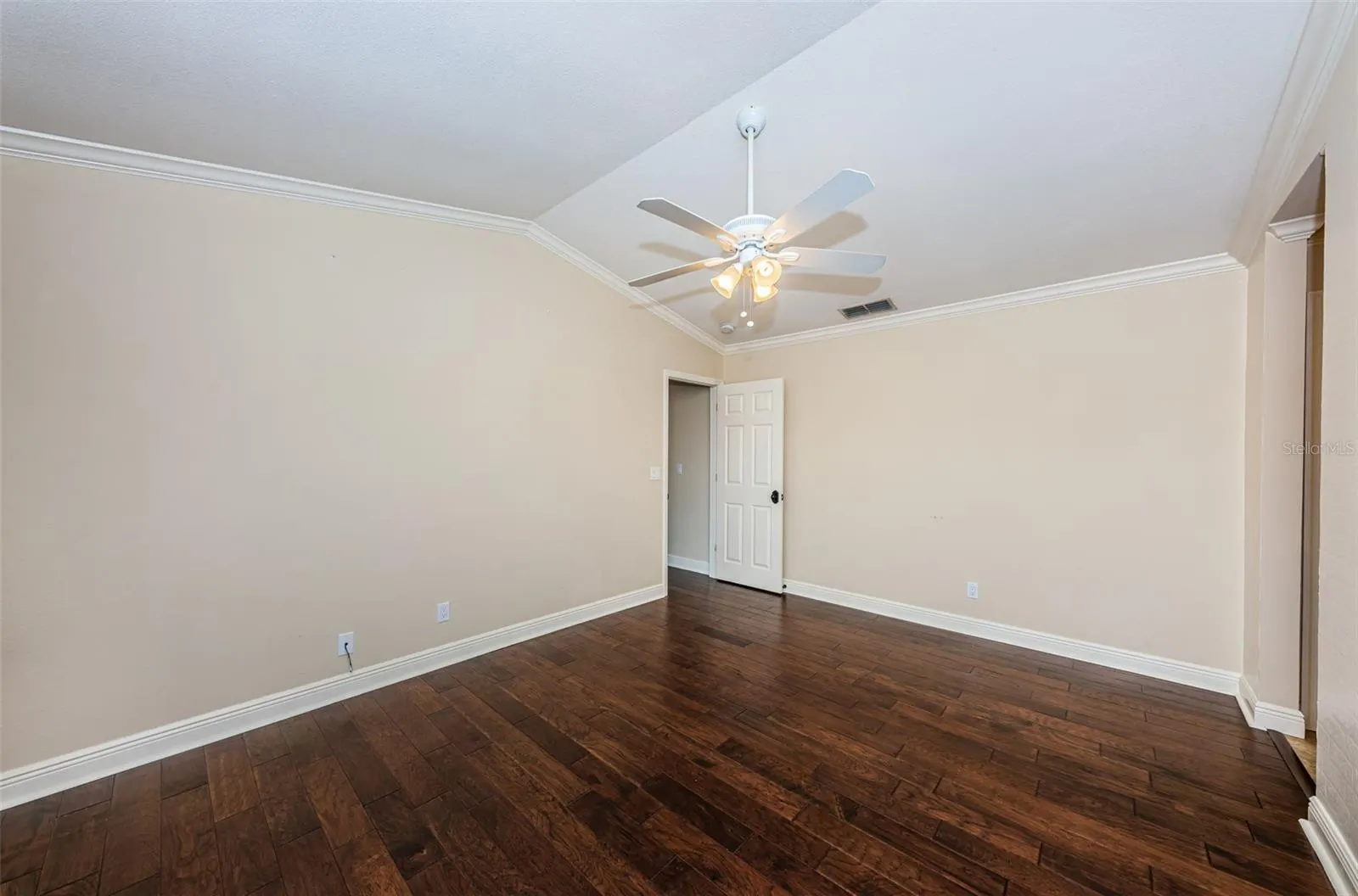 4916 MILANO CT NE