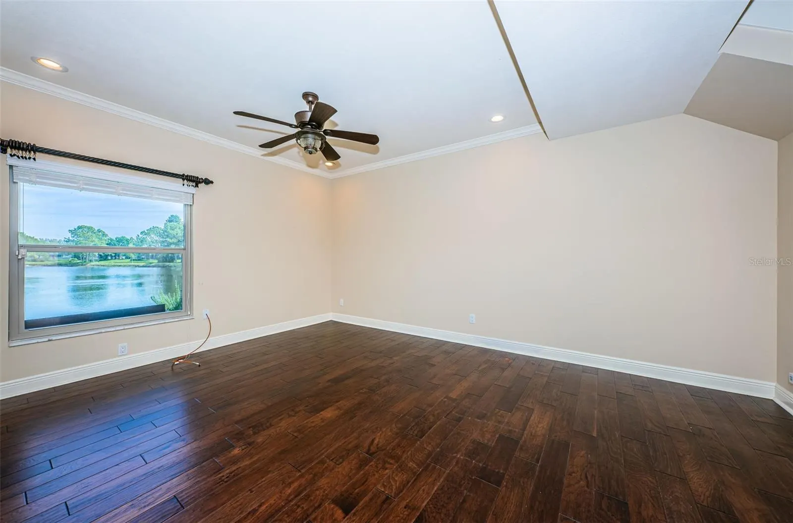 4916 MILANO CT NE