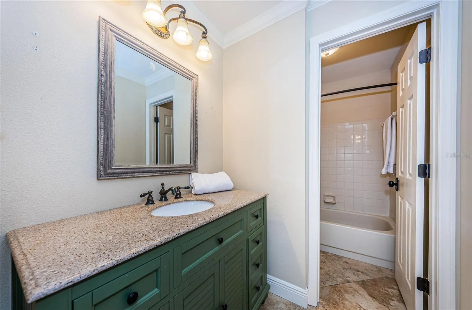 4916 MILANO CT NE