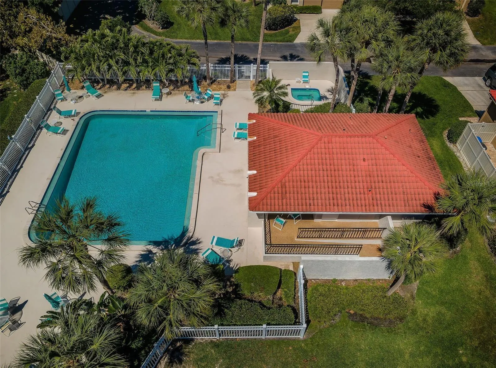 4916 MILANO CT NE