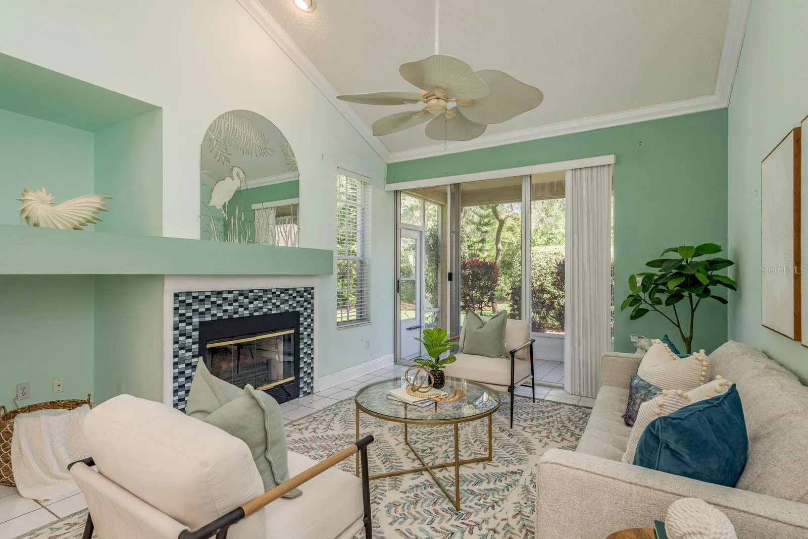 2203 ANDOVER CIR