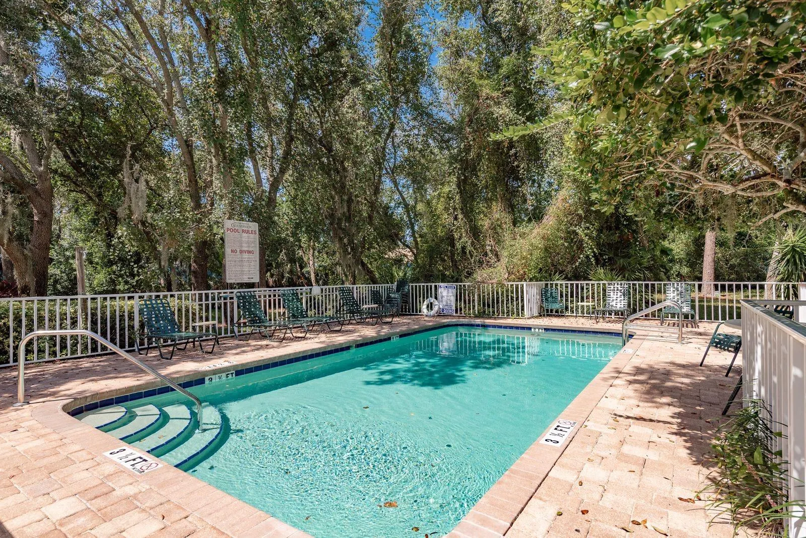 2203 ANDOVER CIR
