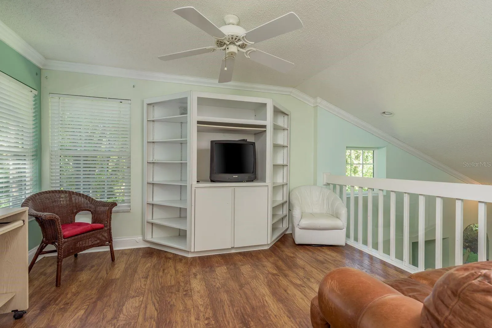 2203 ANDOVER CIR