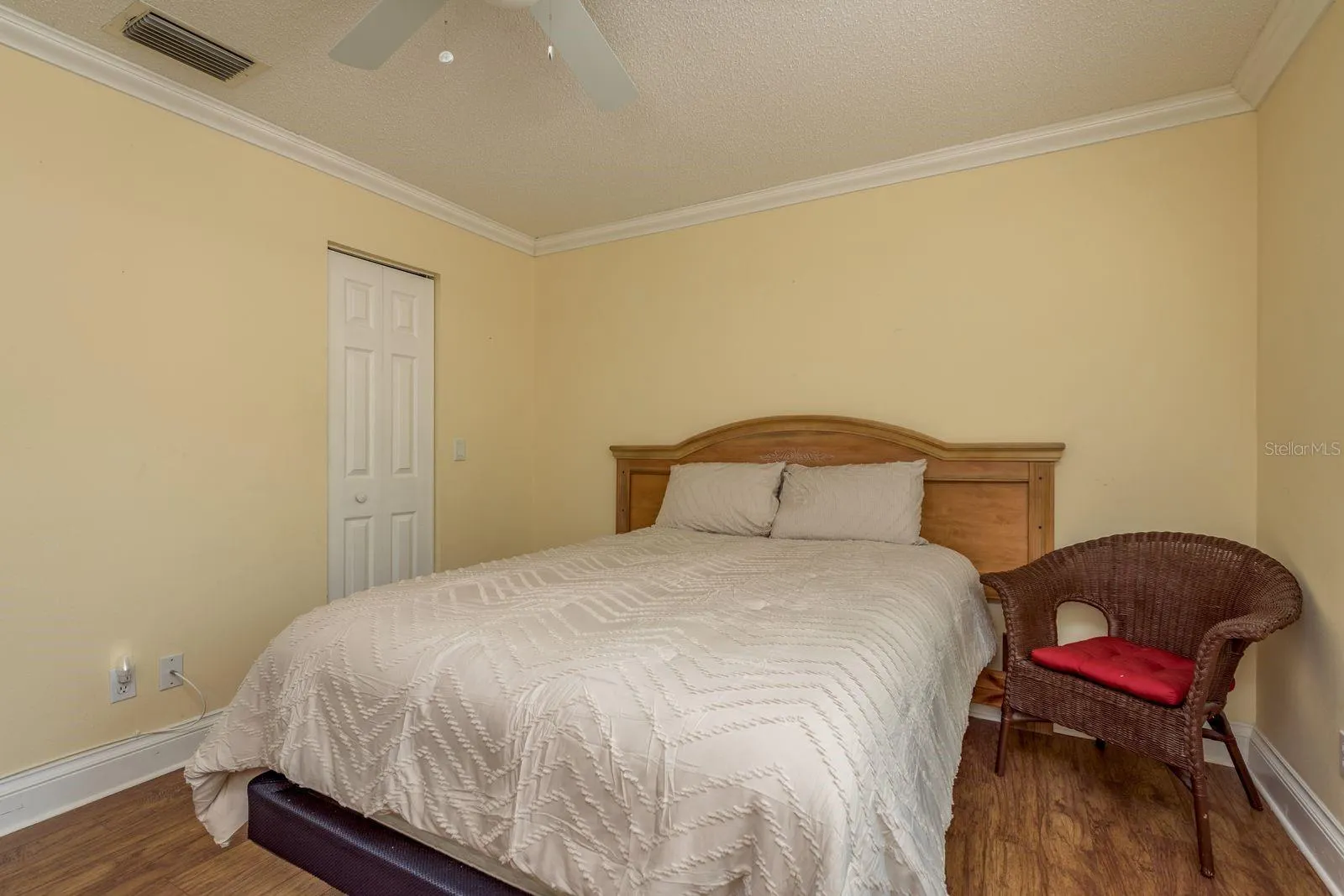 2203 ANDOVER CIR