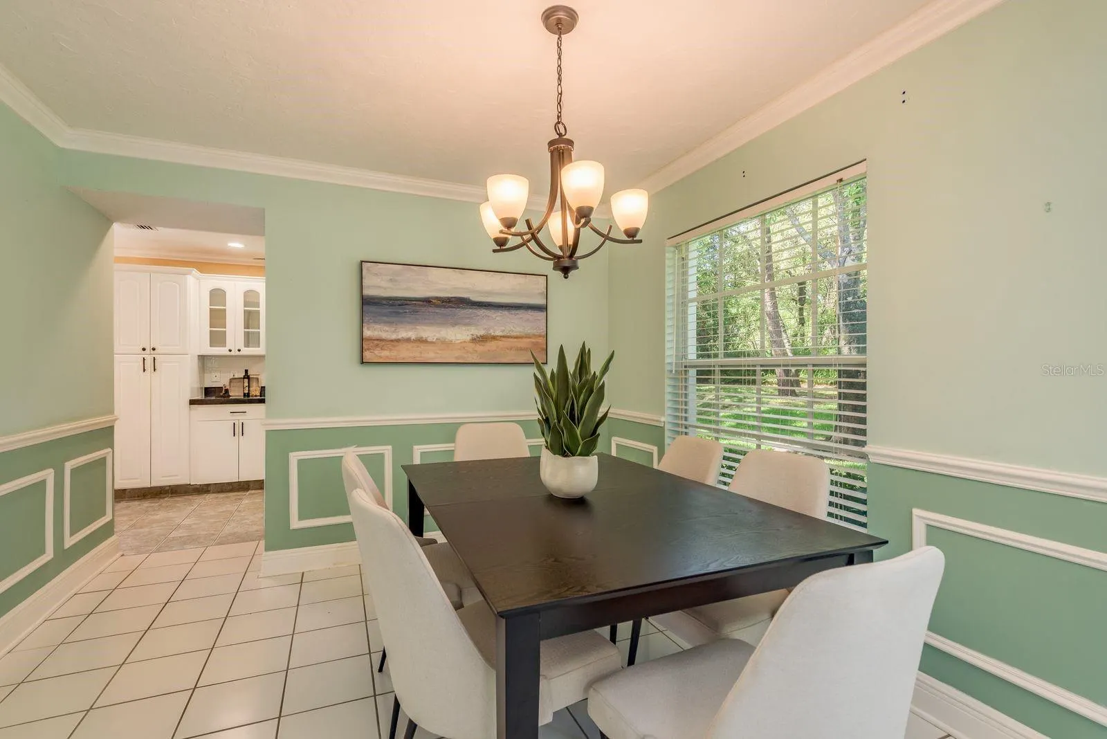 2203 ANDOVER CIR
