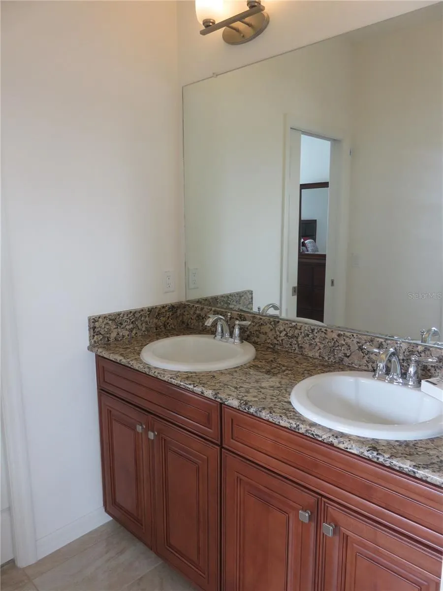 8811 CITRUS PALM DR