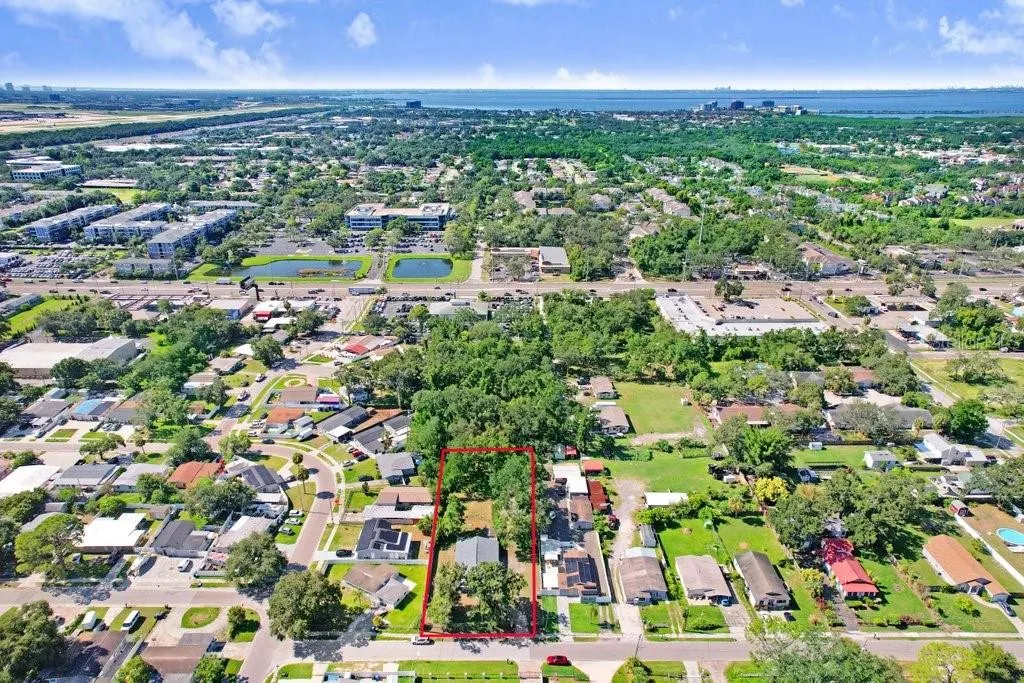 6808 W COMANCHE AVE
