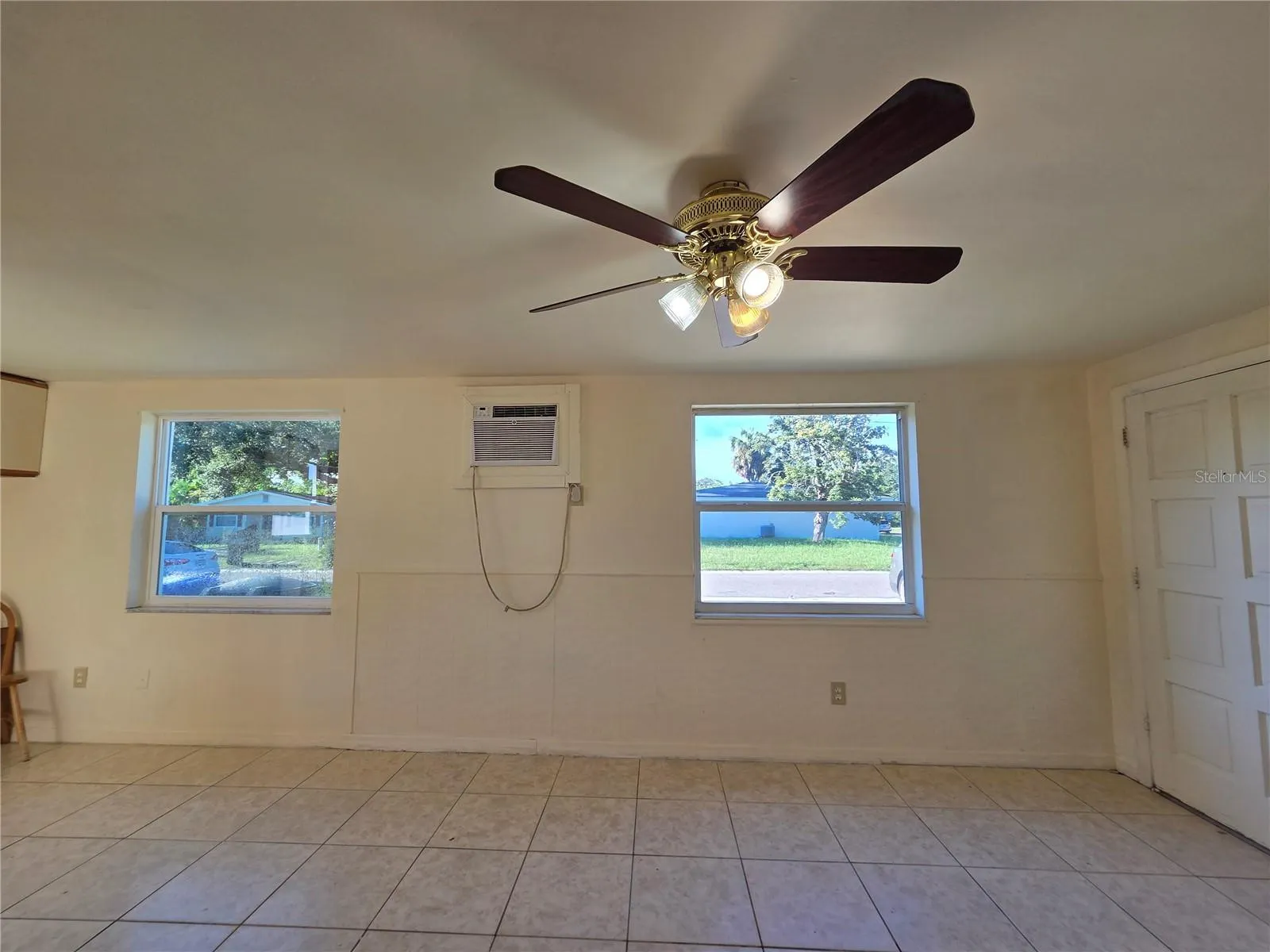 638 DOGWOOD CT